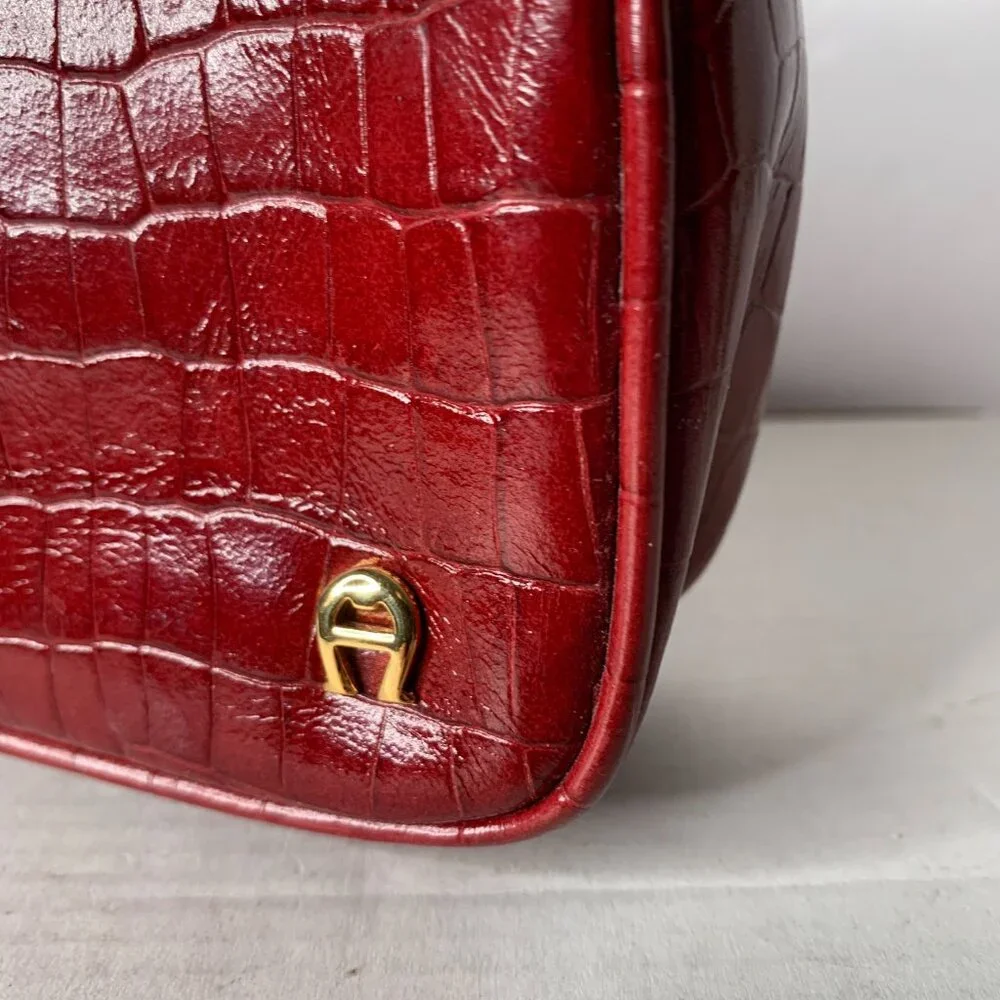 Etienne Aigner CROCODILE EMBOSSED COSMETIC CASE ZIPPED - Picture 2 of 9